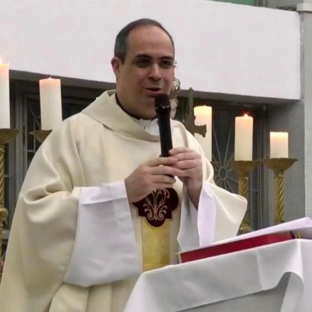 Padre Marcus Vinicius da Paróquia São José da Lagoa no Rio de Janeiro